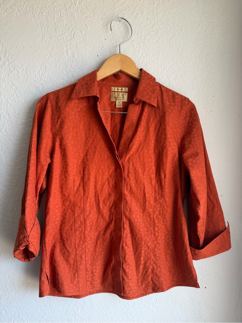 Investments Gold Label Taylor
Orange Animal Print Blouse 12P
